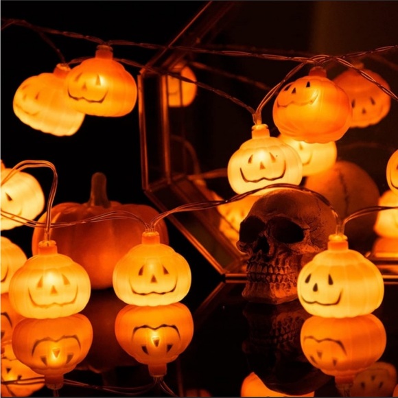 Halloween Decor. 9ft 10in long.  20 LED Halloween Pumpkin String Lights 2 sets - Picture 1 of 5